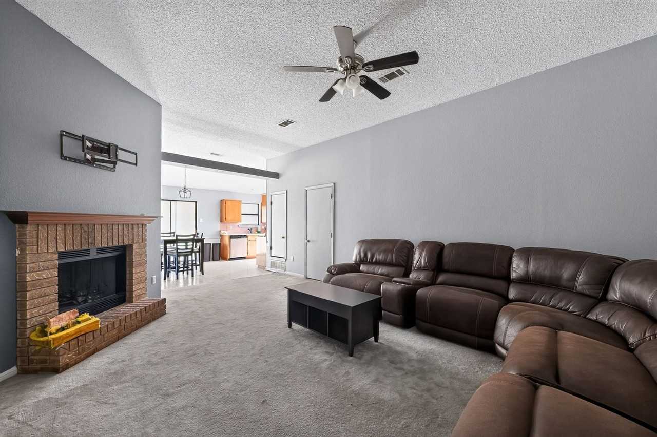 105 Lariat Cir - Photo 6 of 21