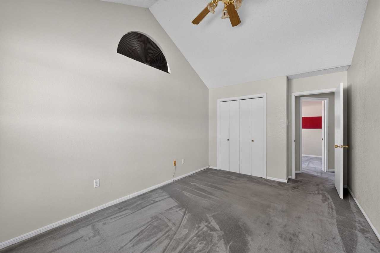 105 Lariat Cir - Photo 7 of 21