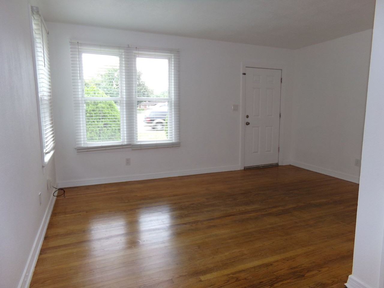 2924 Southside Blvd - Photo 5 of 21