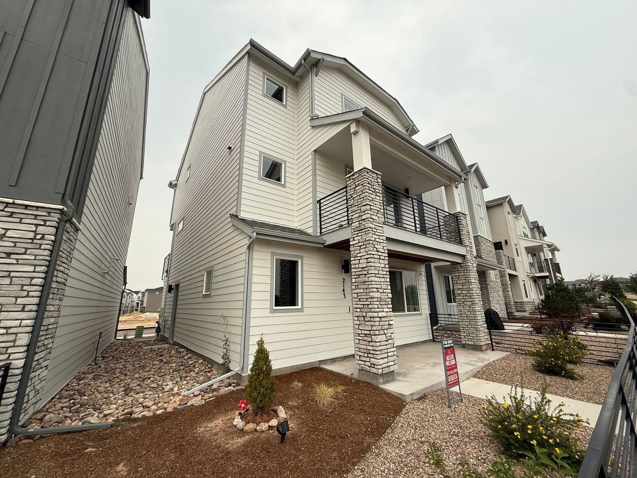 2143 Arikaree Hts - Photo 2 of 23