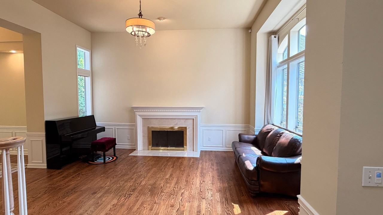 4504 194th Way Ne - Photo 3 of 31