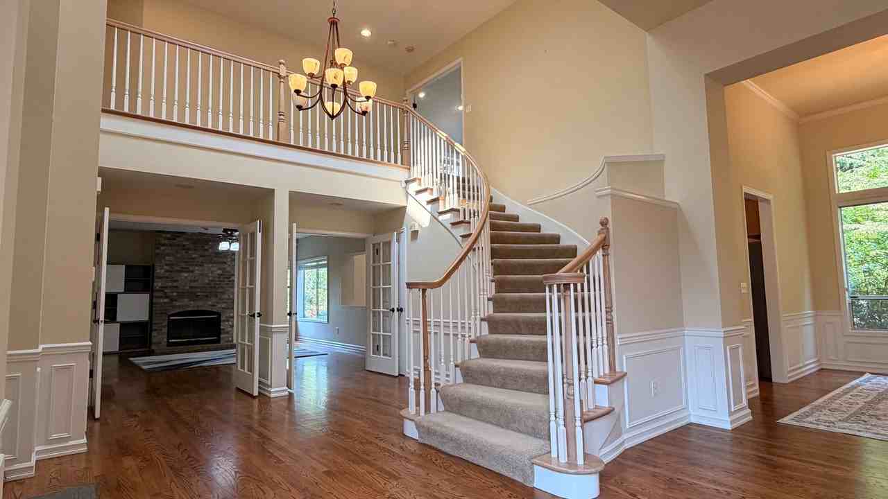 4504 194th Way Ne - Photo 5 of 31