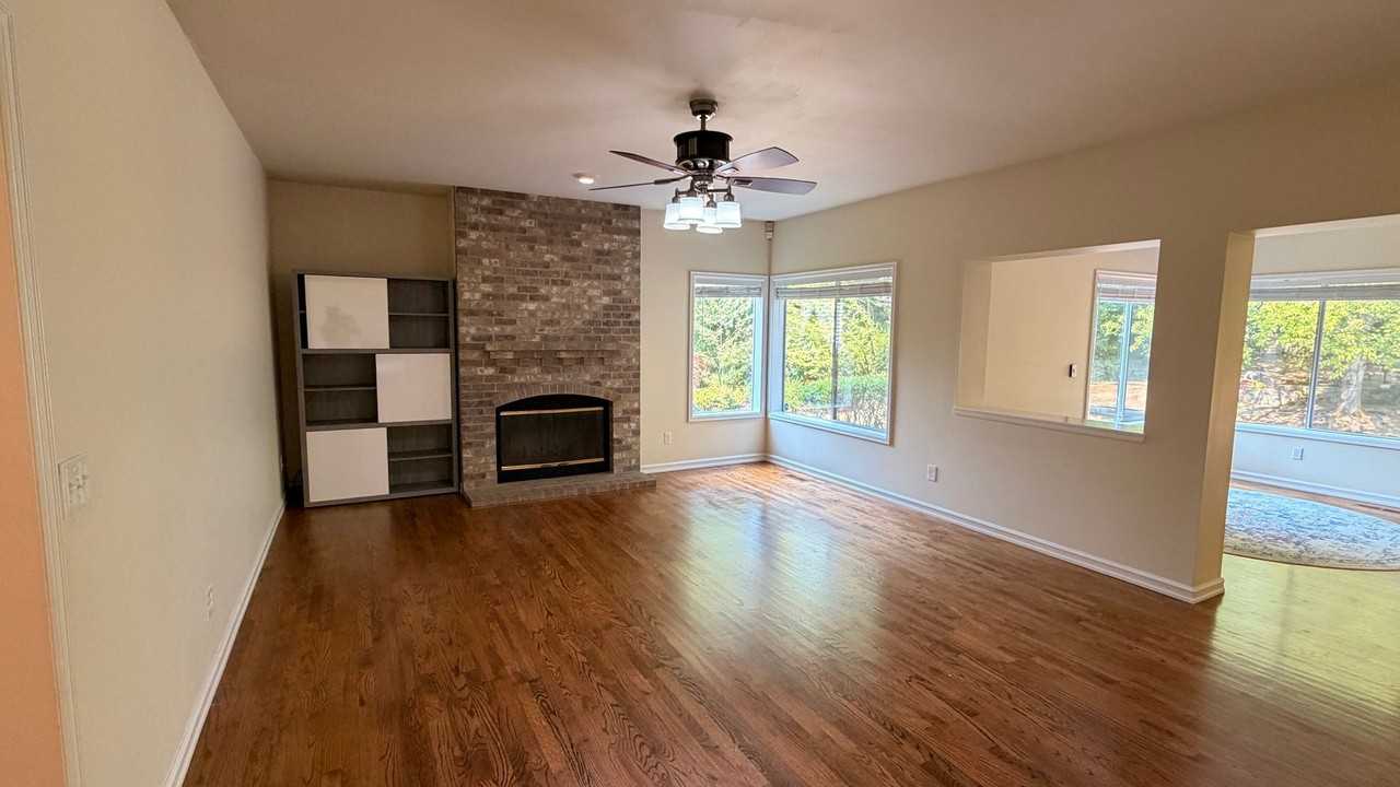 4504 194th Way Ne - Photo 7 of 31