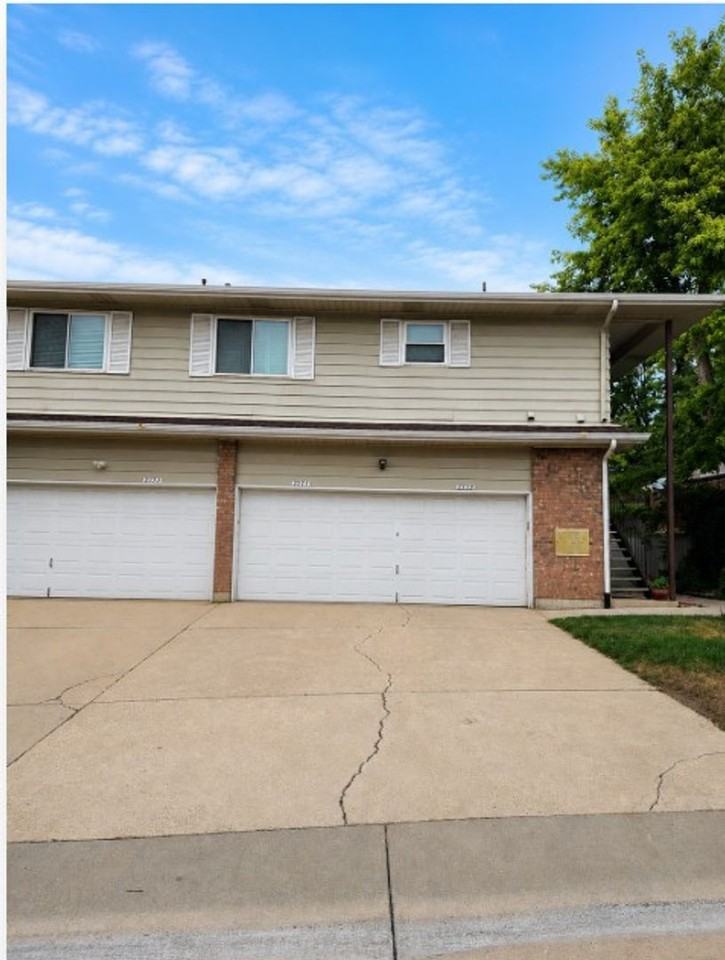 9777 Orangewood Dr - Photo 2 of 16