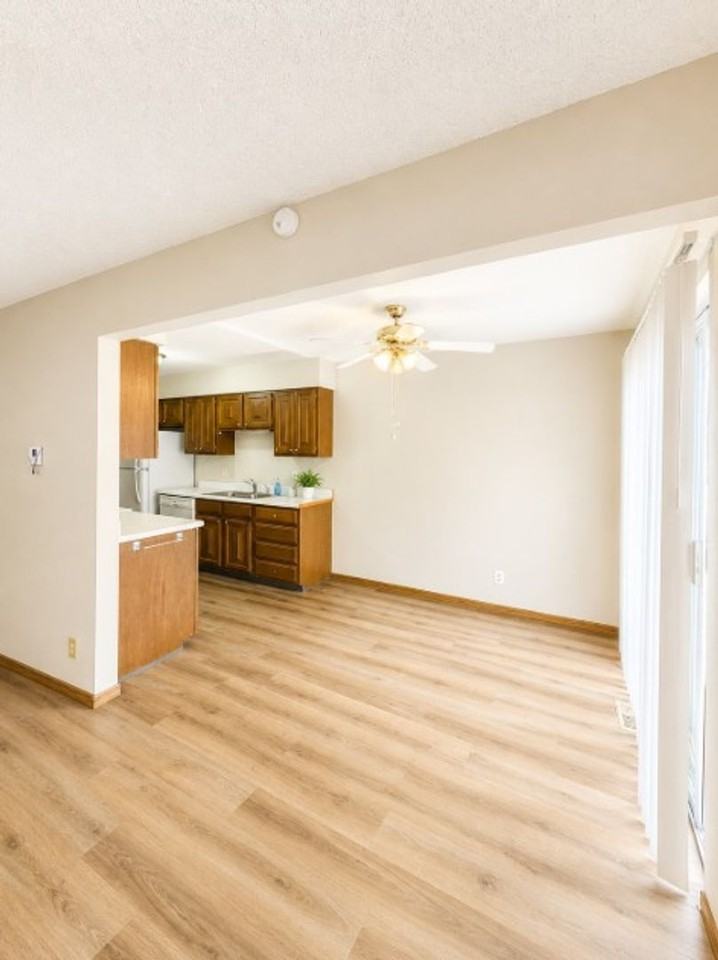 9777 Orangewood Dr - Photo 5 of 16