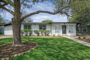 227 Devonshire Dr - Photo 1 of 1