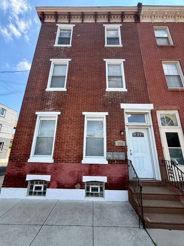 2725 E Lehigh Ave #3 - Photo 2 of 20