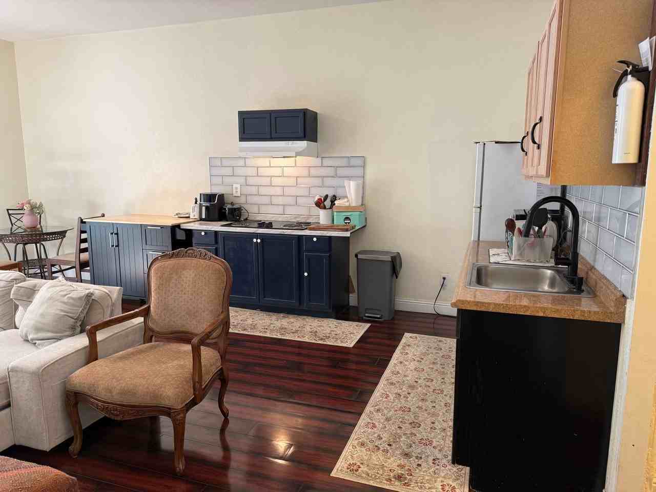 1100 Kellogg St - Photo 5 of 10