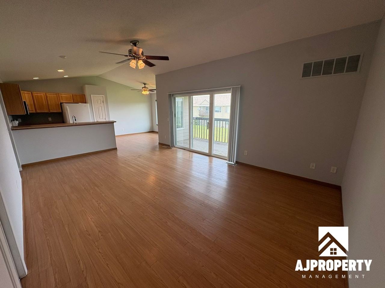 7107 W 56th St #22 - Photo 4 of 17