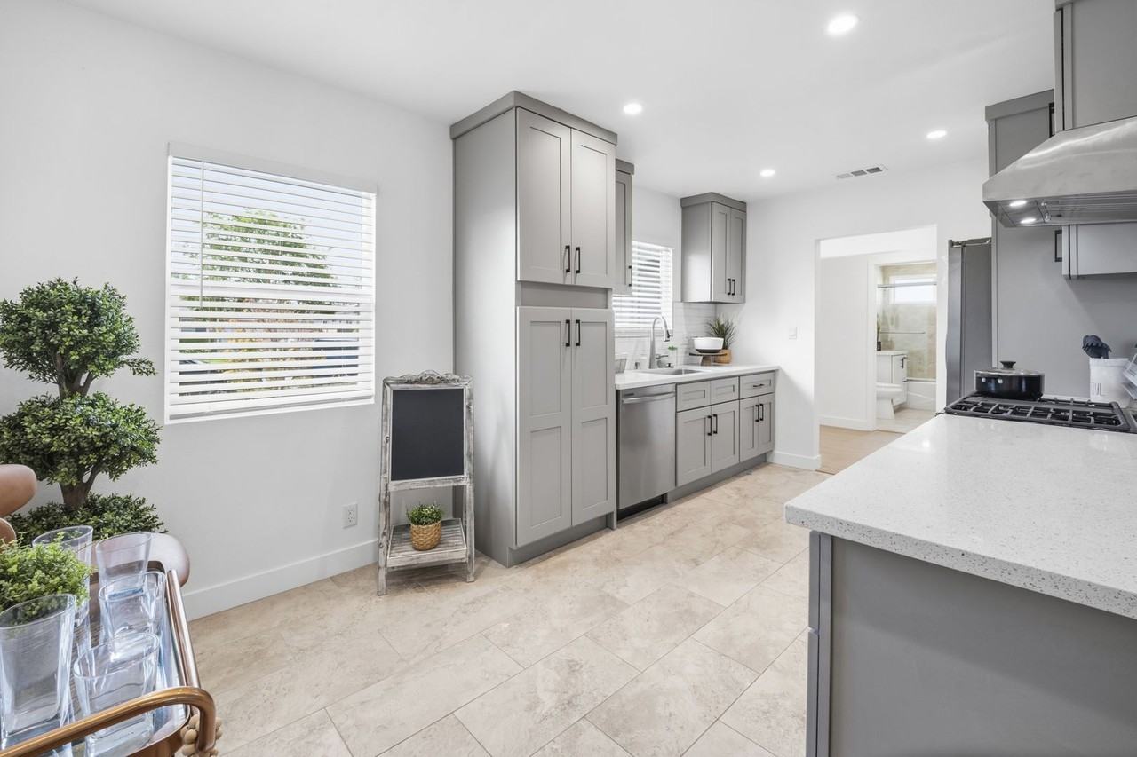 12301 Granite Pl - Photo 2 of 18