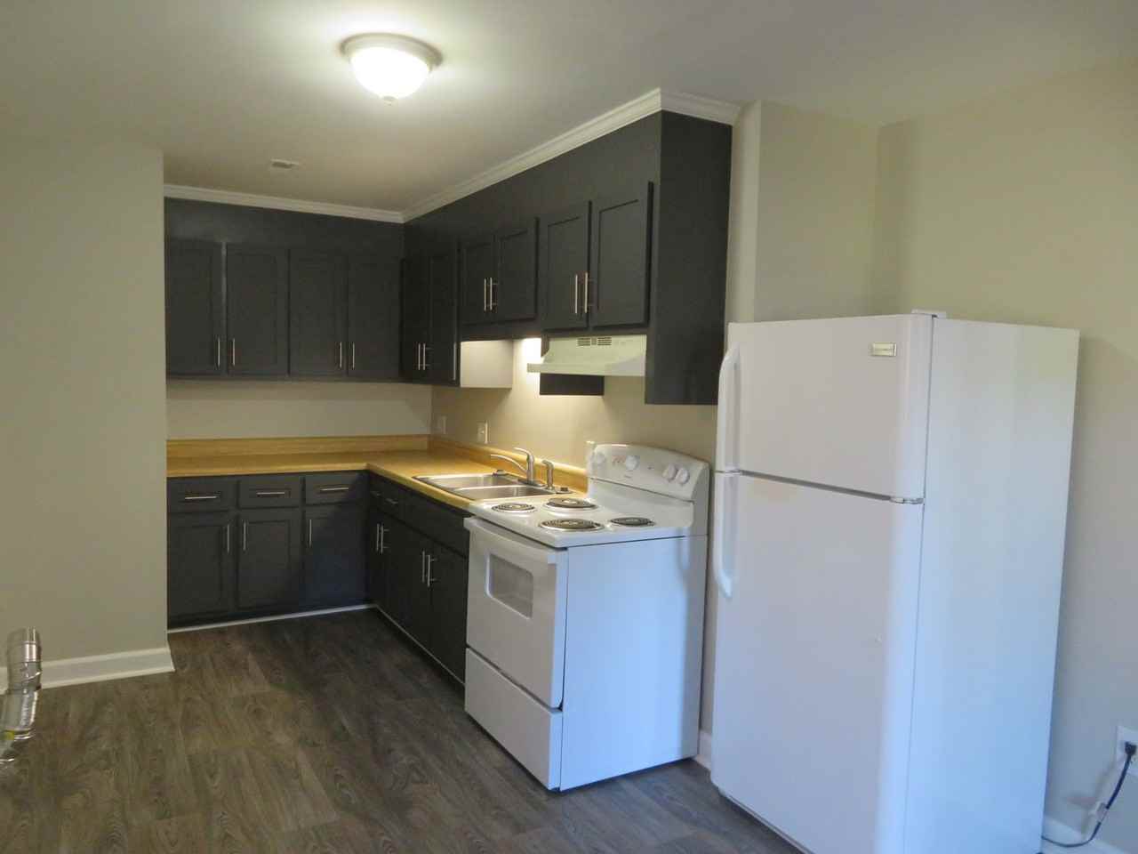 24009 Sequoia Rd - Photo 5 of 13