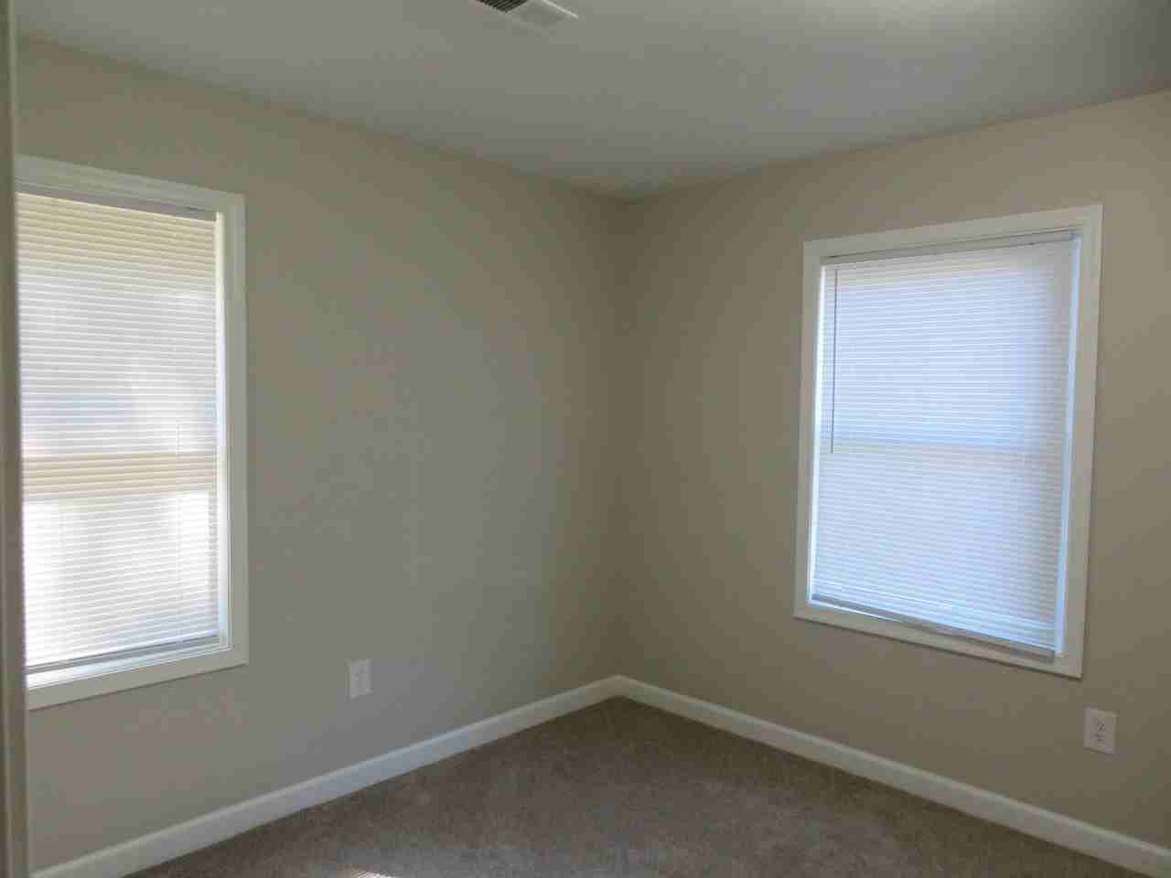 24009 Sequoia Rd - Photo 6 of 13