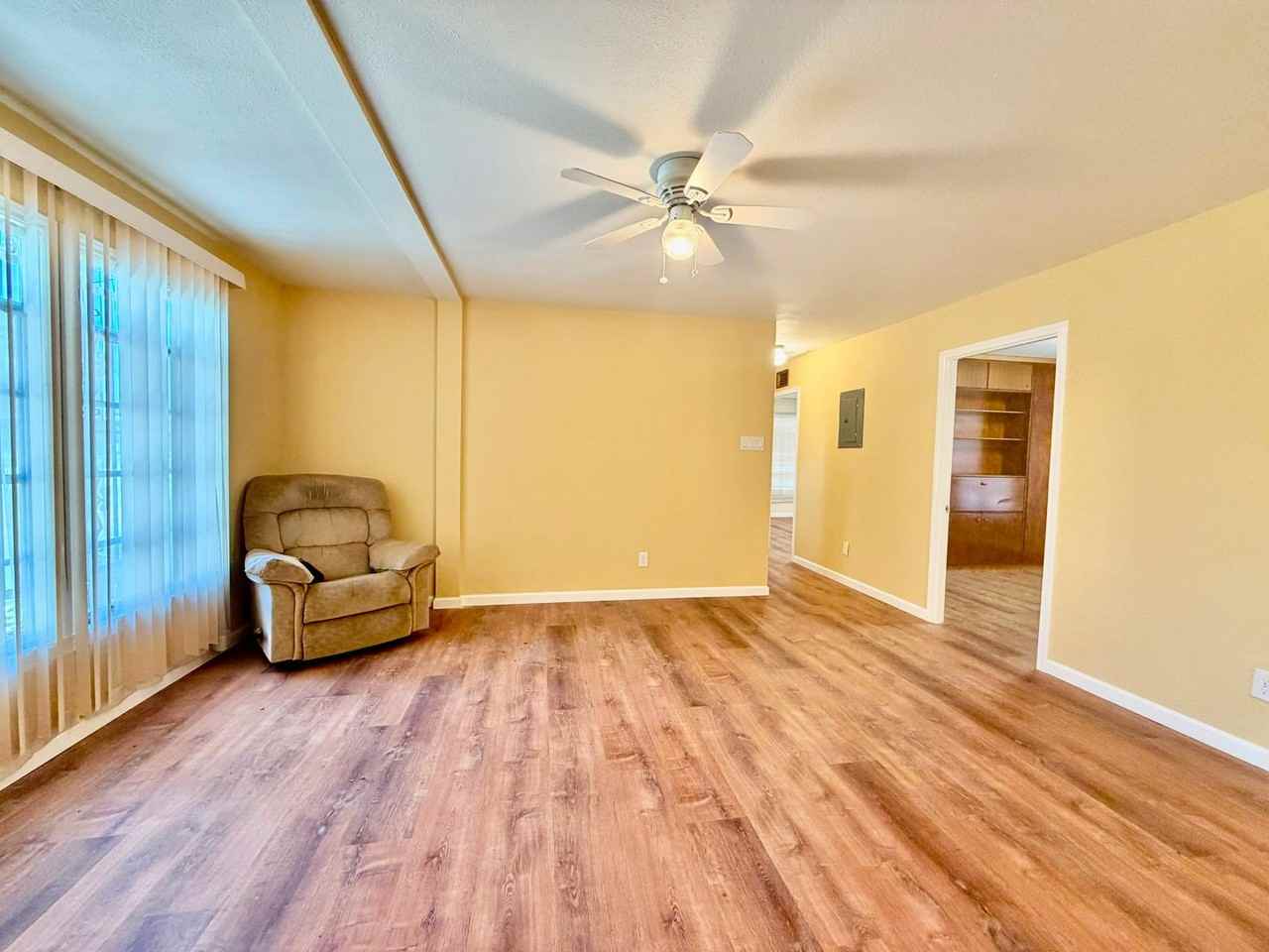302 Ryan Dr - Photo 4 of 22