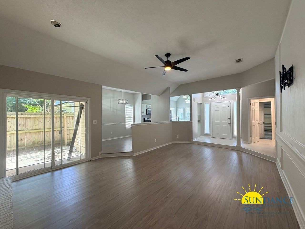 1897 Turnberry Ct - Photo 4 of 31