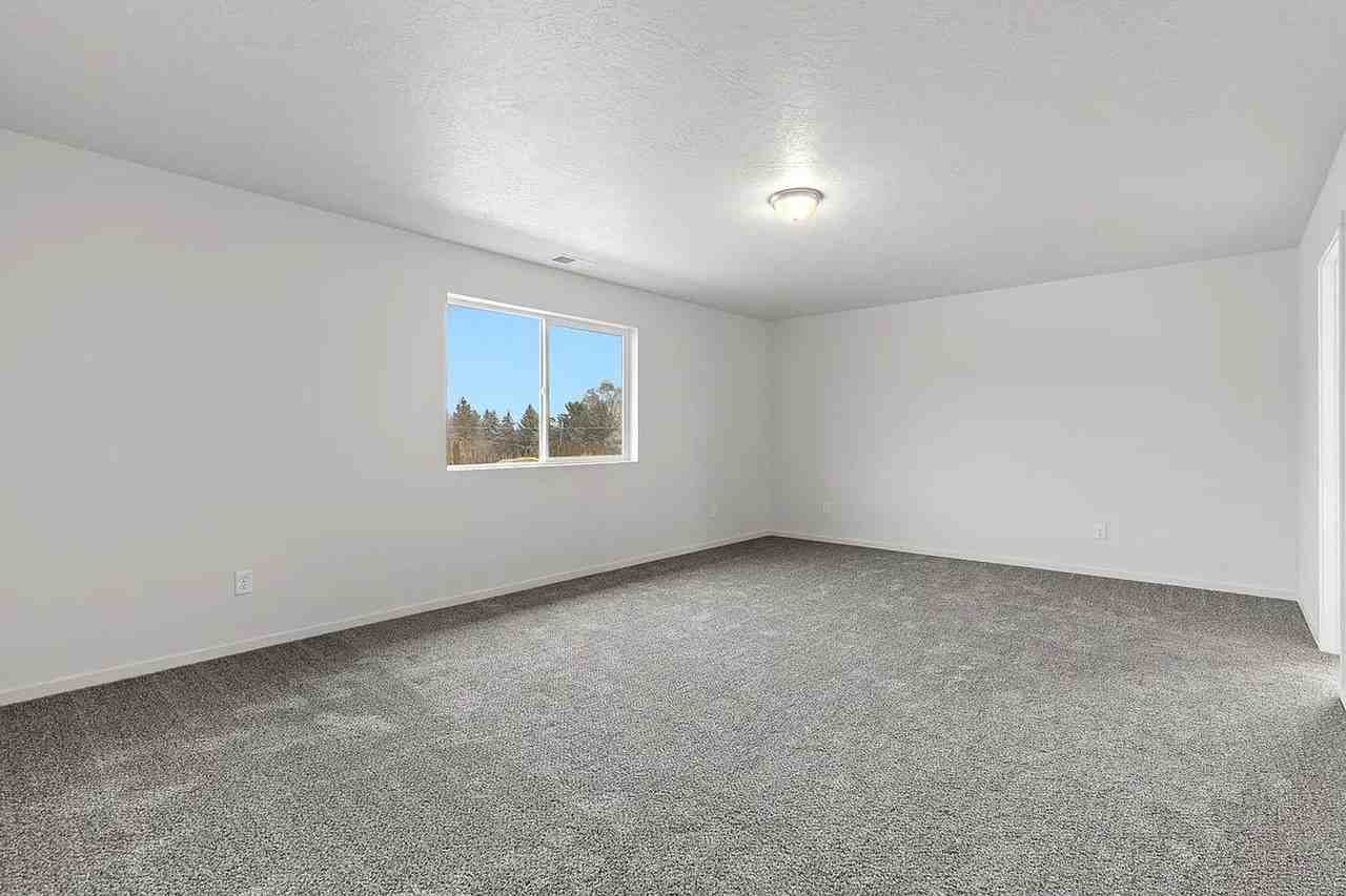 17520 E Desmet Ave - Photo 2 of 30