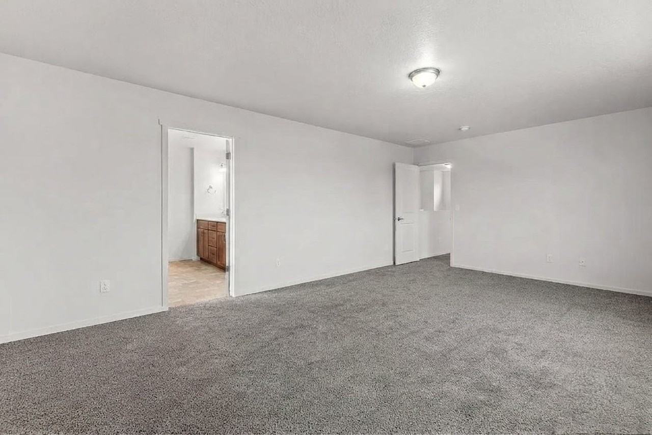 17520 E Desmet Ave - Photo 3 of 30