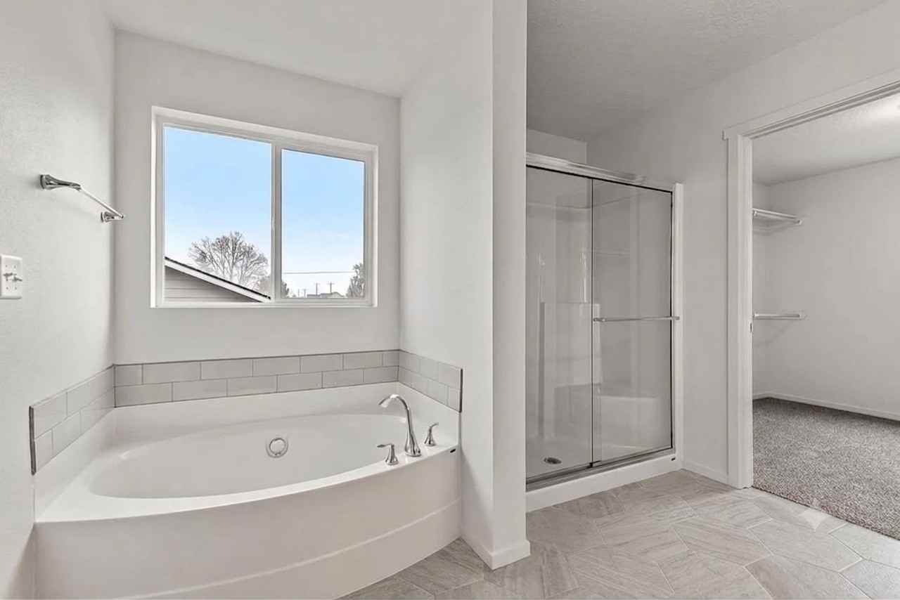 17520 E Desmet Ave - Photo 5 of 30