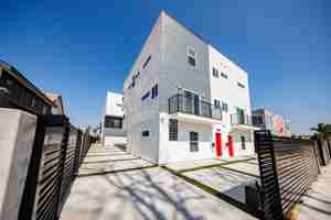 featured image of 3015 Alsace Ave