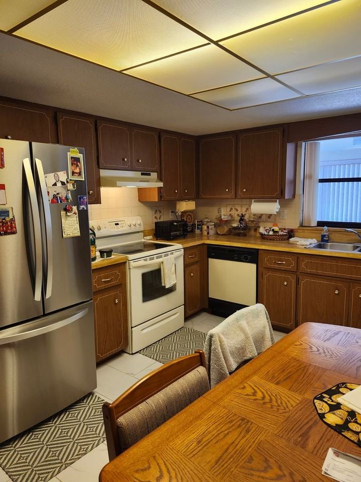 3280 Glencove St - Photo 5 of 27