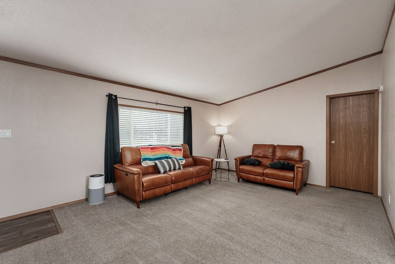 2930 Shale Rock Dr - Photo 2 of 20