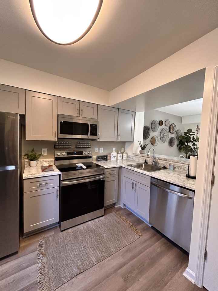 1139 Fords Pointe Cir #1139 - Photo 7 of 11