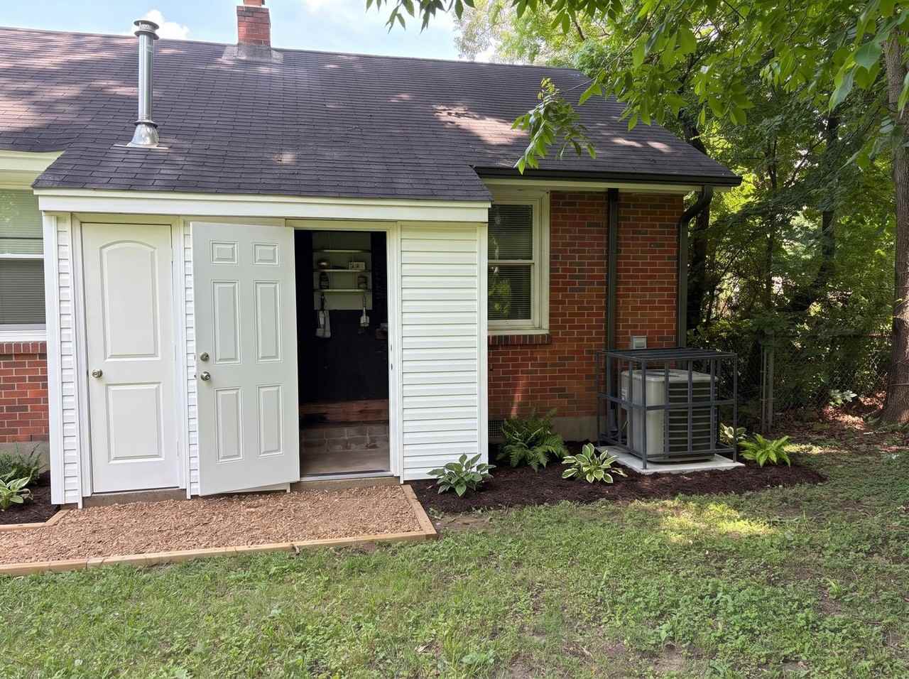 3293 Ashland St - Photo 3 of 14