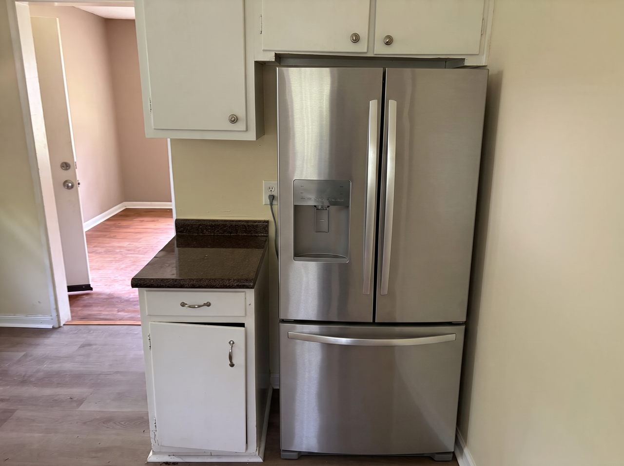 3293 Ashland St - Photo 6 of 14