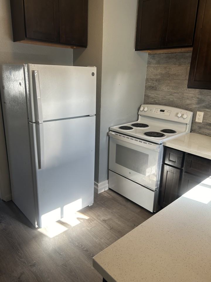 240 E Main St #4 - Photo 3 of 29