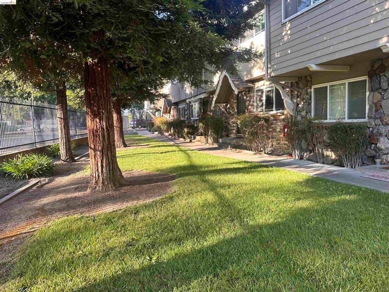 399 W Angela St #9 - Photo 4 of 5