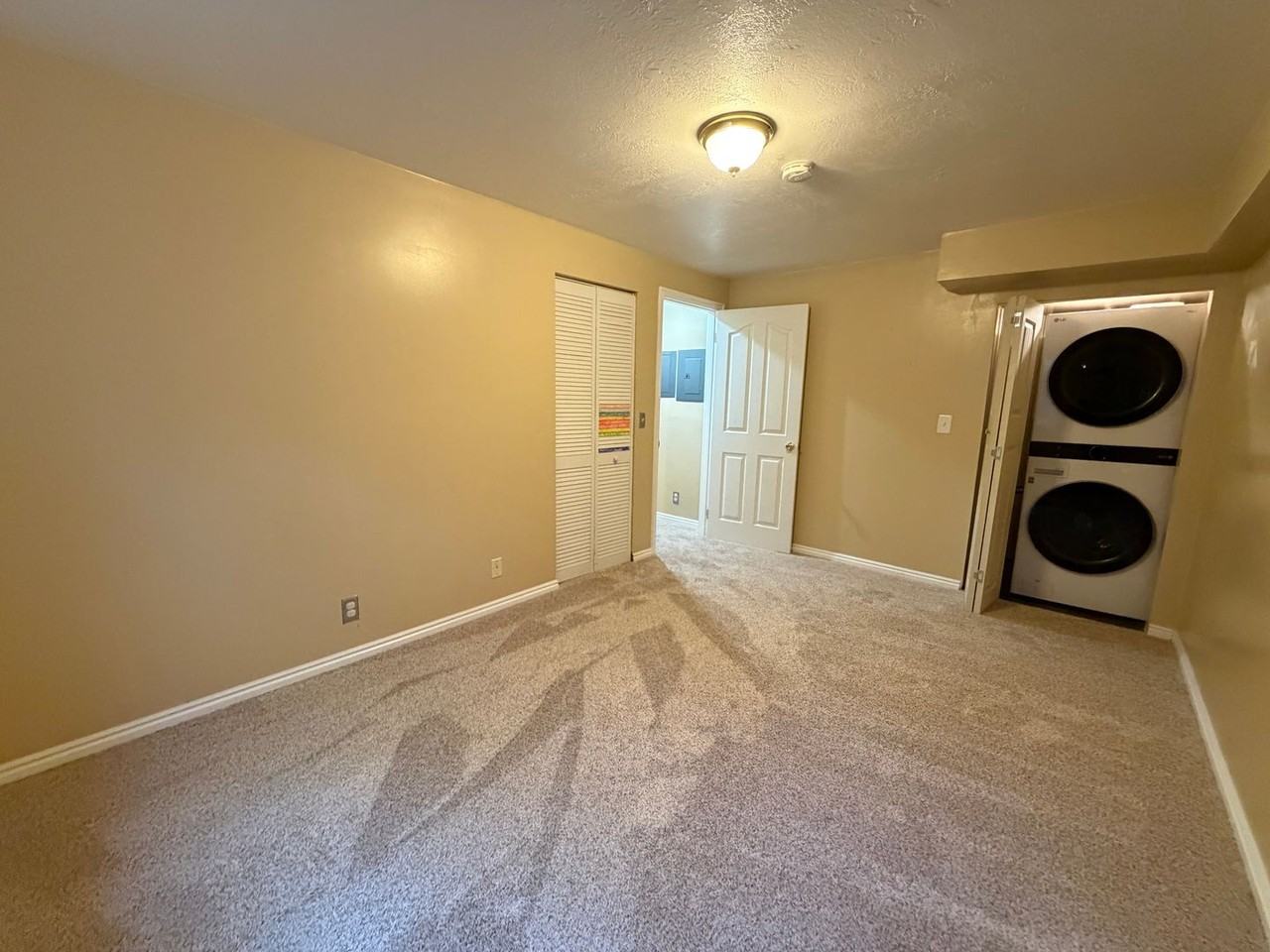 2080 E Debeers Dr - Photo 2 of 12