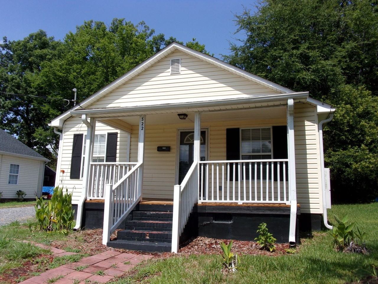 522 S Spruce St - Photo 2 of 15