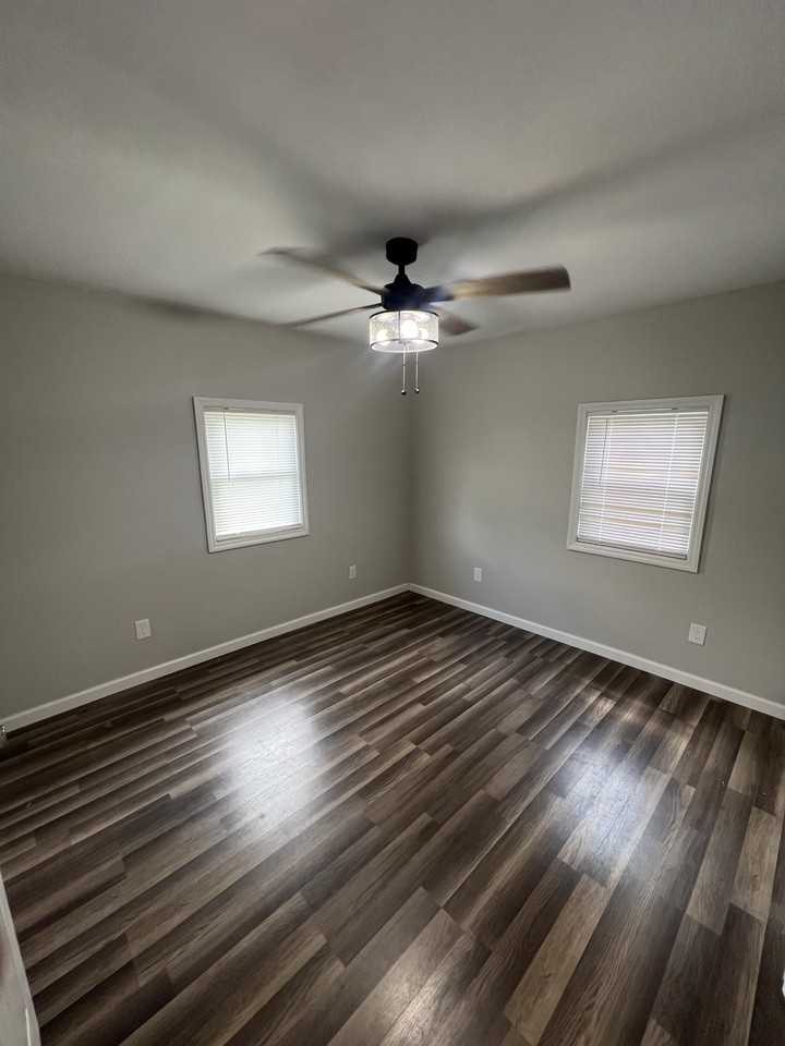 301 N Rogers St #NA - Photo 5 of 6