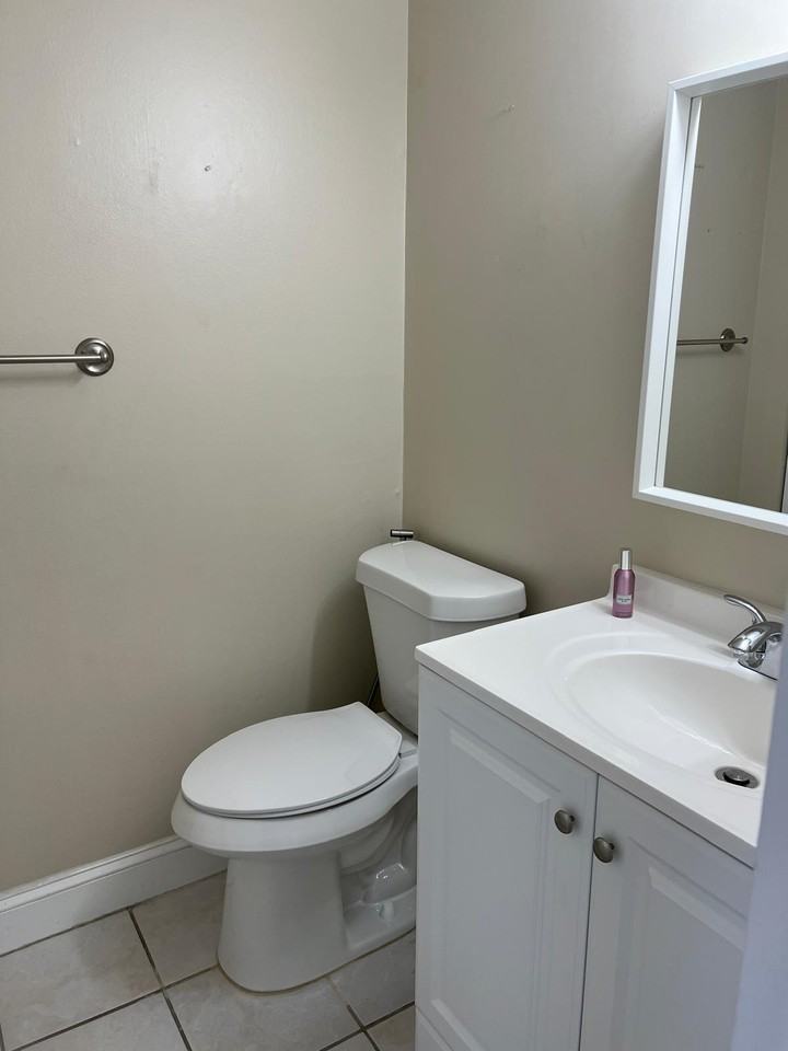4001 Beneva Rd #324 - Photo 4 of 18