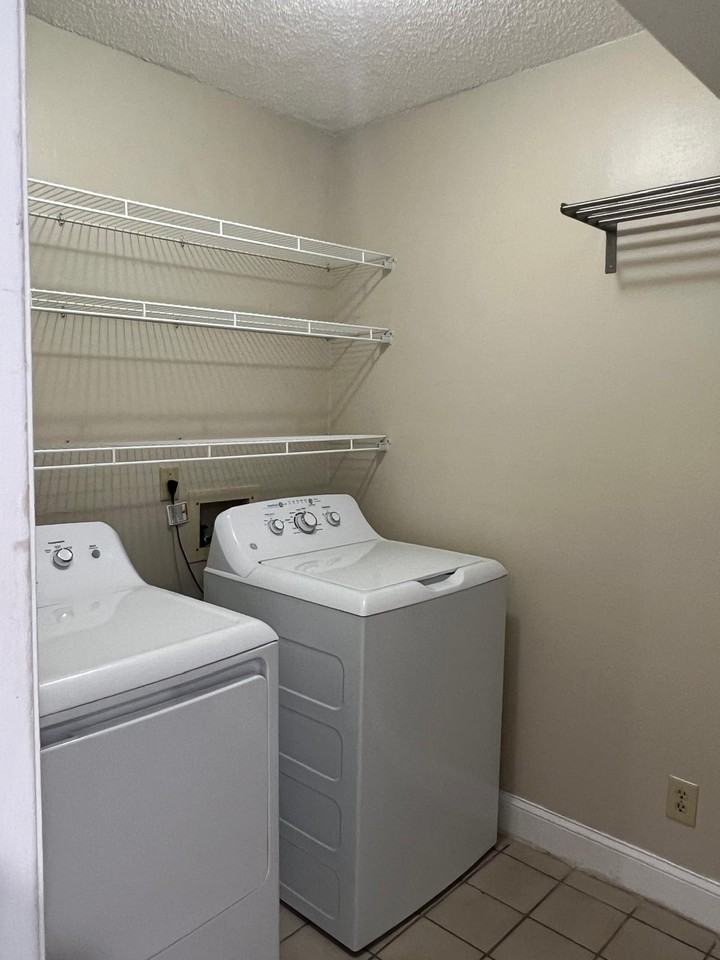 4001 Beneva Rd #324 - Photo 7 of 18