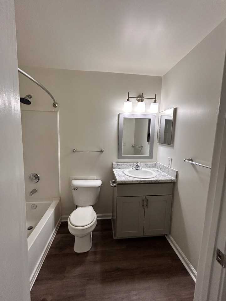 1155 Fords Pointe Cir #1155 - Photo 2 of 7