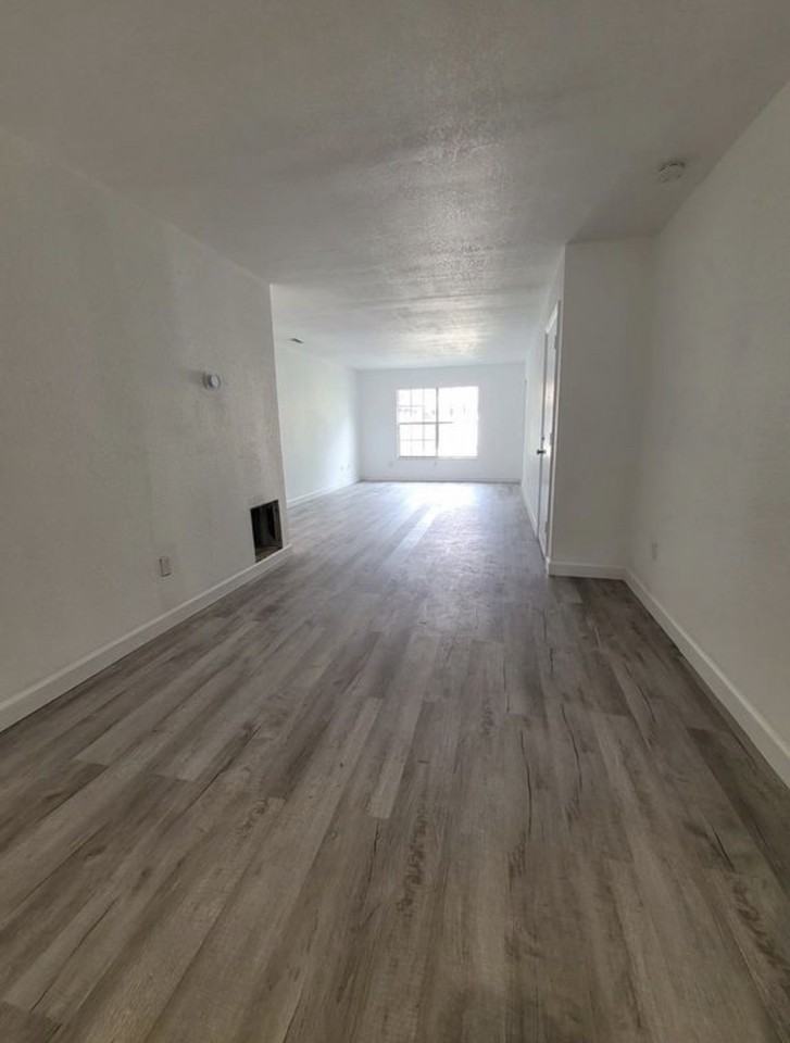 5329 Hansel Ave #B4 - Photo 7 of 18