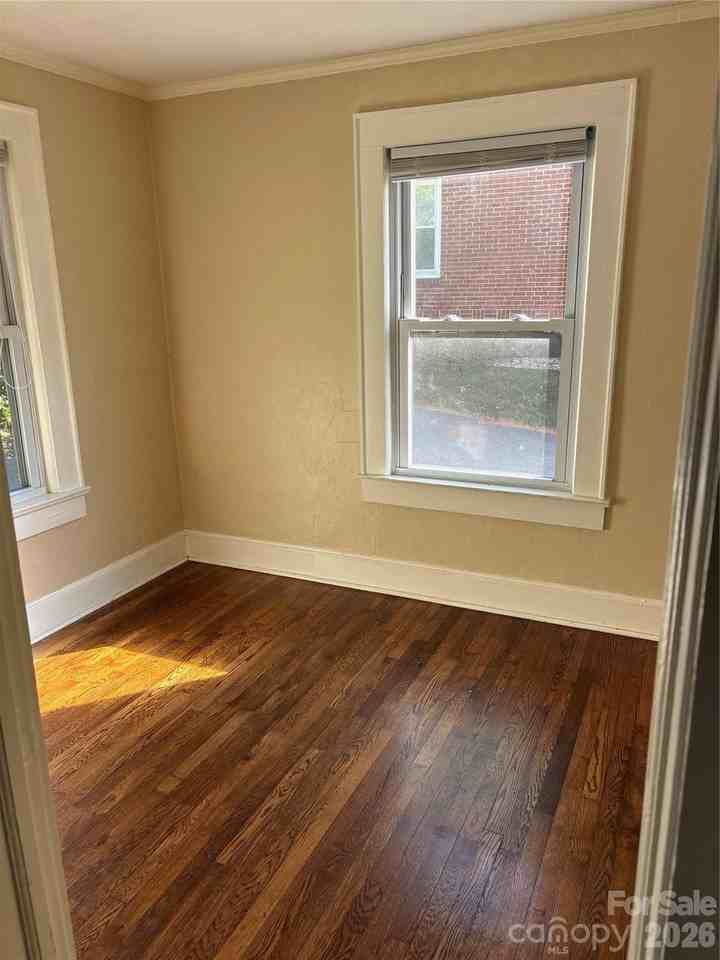 1106 8th St Ne #NA - Photo 7 of 10