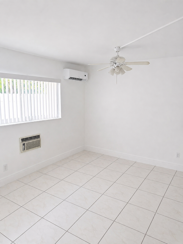 1801 Ne 25th Ave #2 - Photo 4 of 7