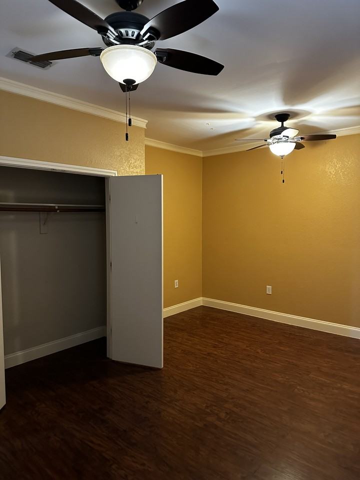 400 Creek Point Ln #NA - Photo 7 of 20