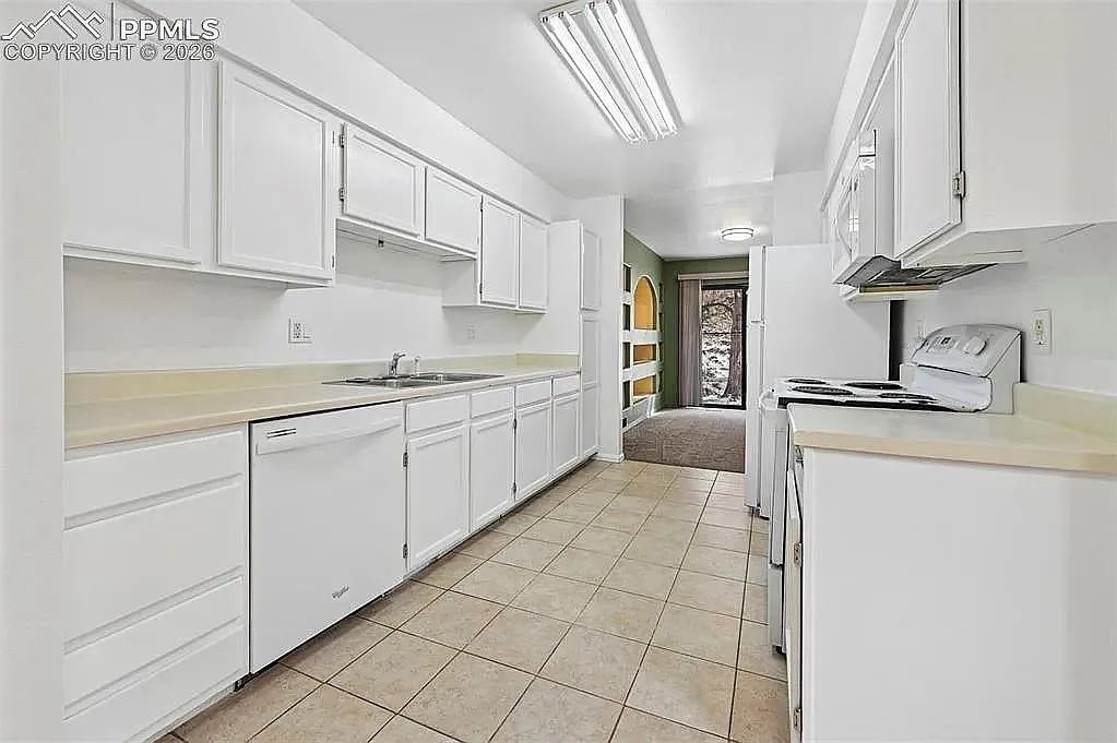 3461 Trenary Ln - Photo 2 of 20