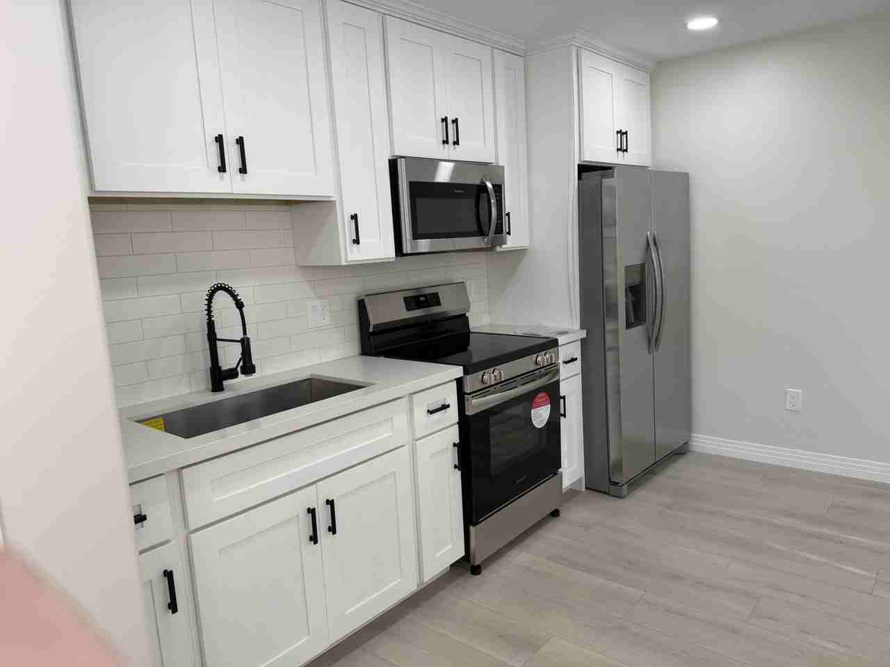 18212 N 43rd Pl #B - Photo 3 of 18