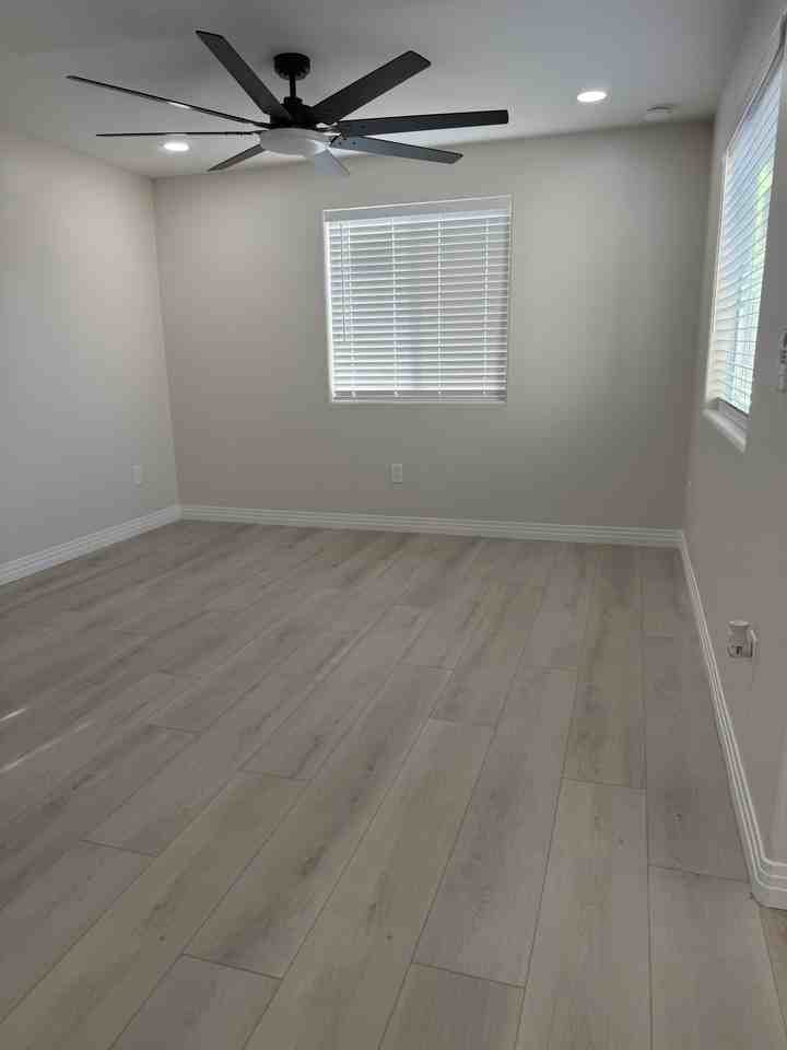 18212 N 43rd Pl #B - Photo 4 of 18