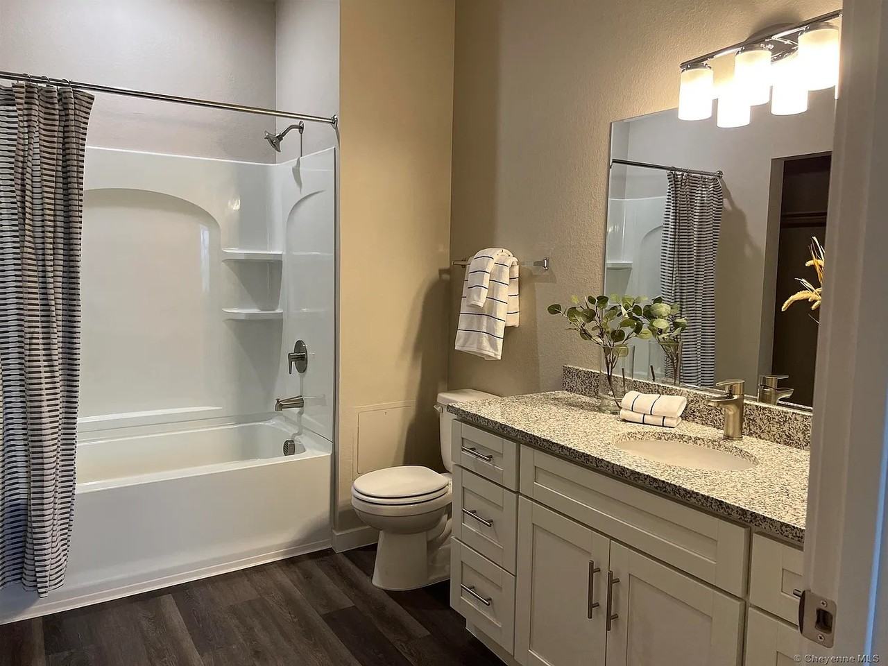 1411 Richard Martin Dr #101 - Photo 7 of 10