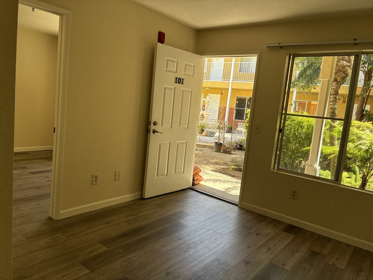 212 S Orange Ave #101 - Photo 2 of 6