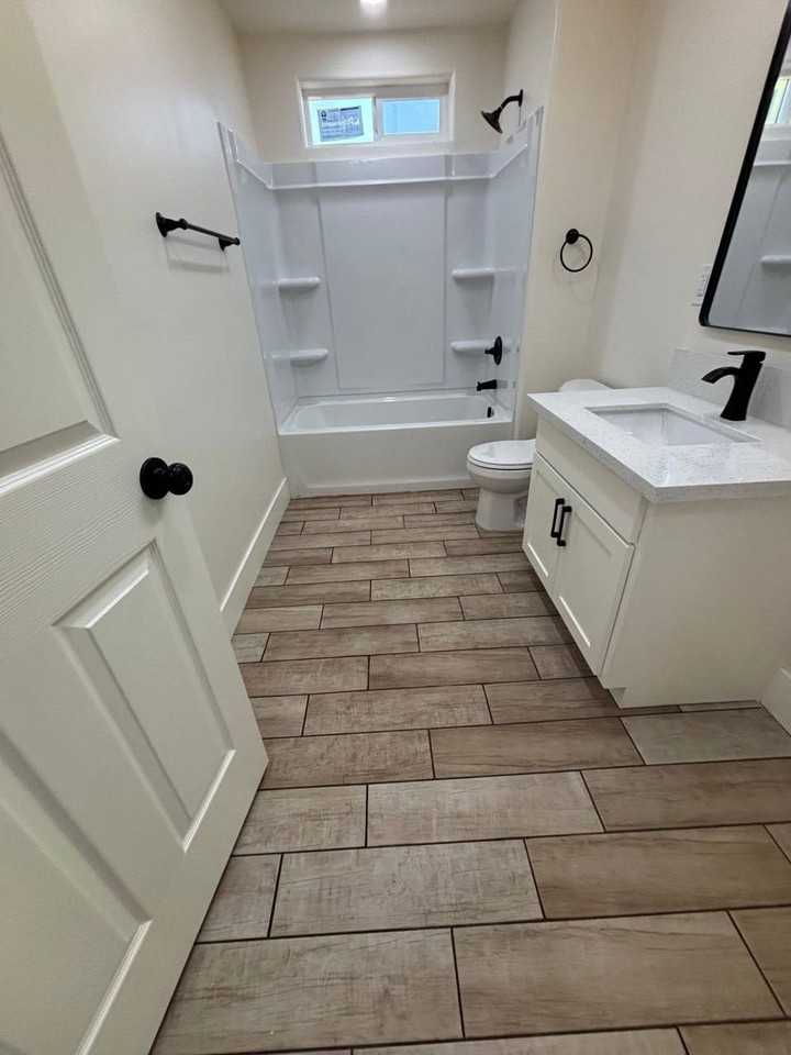 414 Ne 2nd Ave #B - Photo 5 of 9