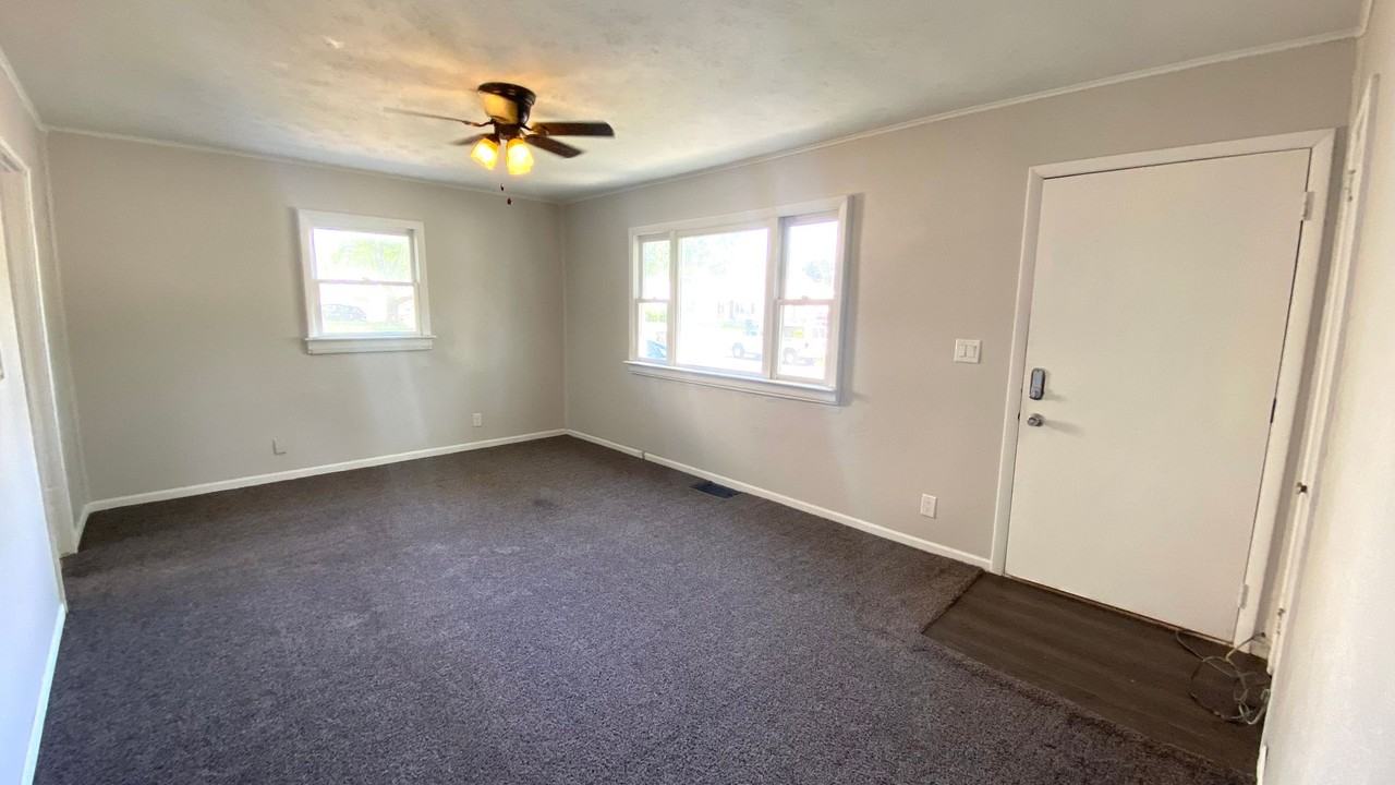 903 W Purtscher Dr - Photo 2 of 9