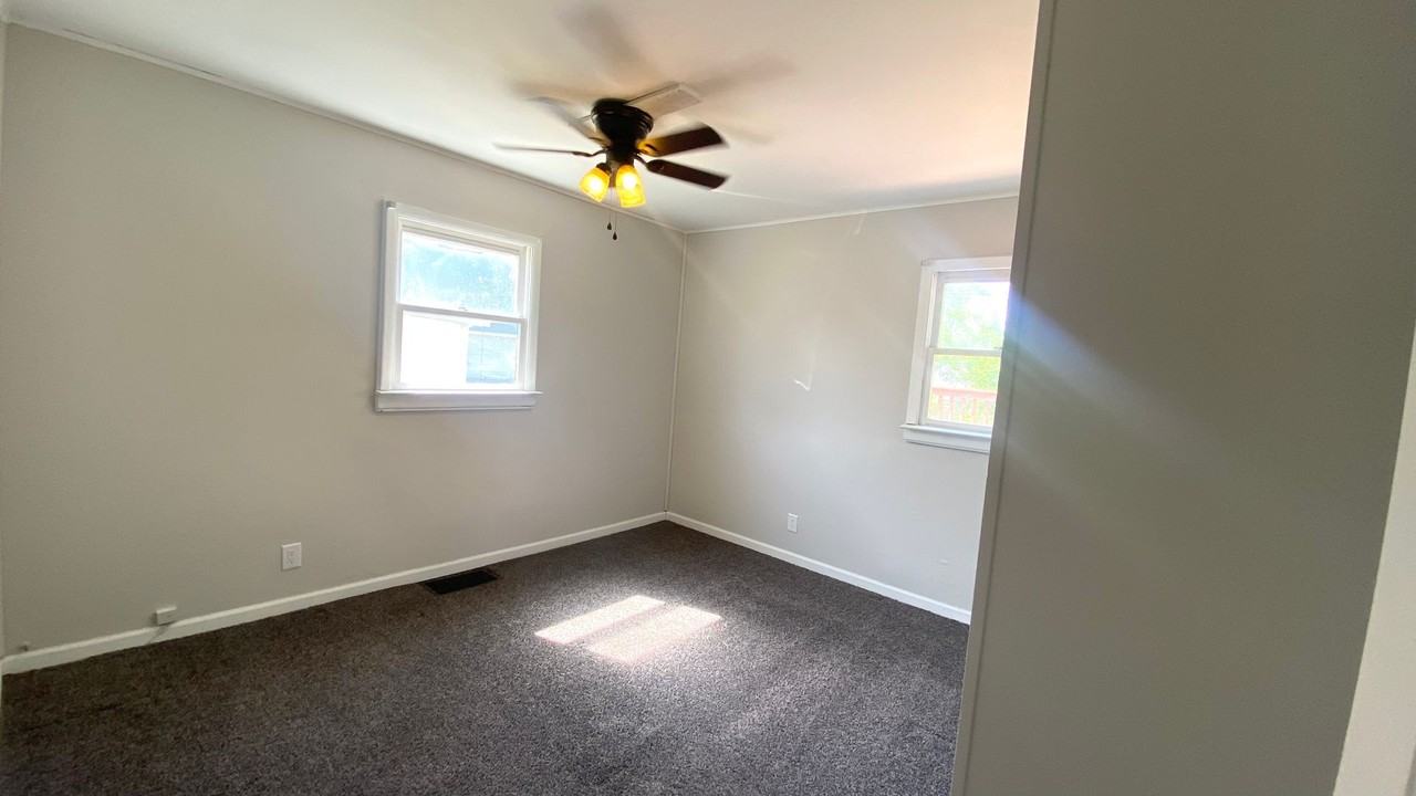 903 W Purtscher Dr - Photo 6 of 9