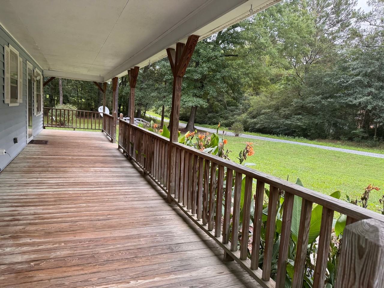 5585 Doc Hayworth Rd - Photo 2 of 23