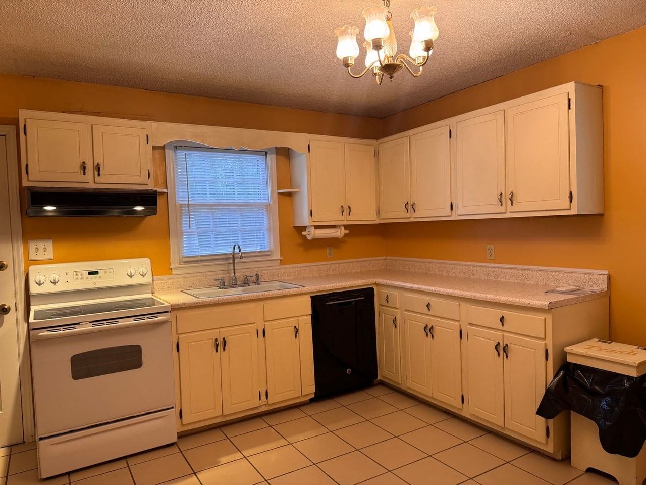 5585 Doc Hayworth Rd - Photo 6 of 23