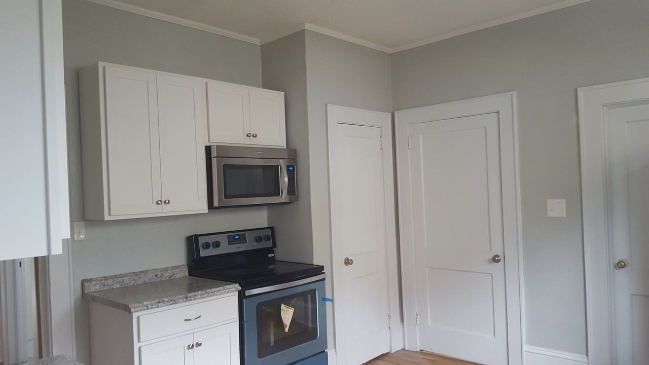 900 Walnut Ave - Photo 4 of 17